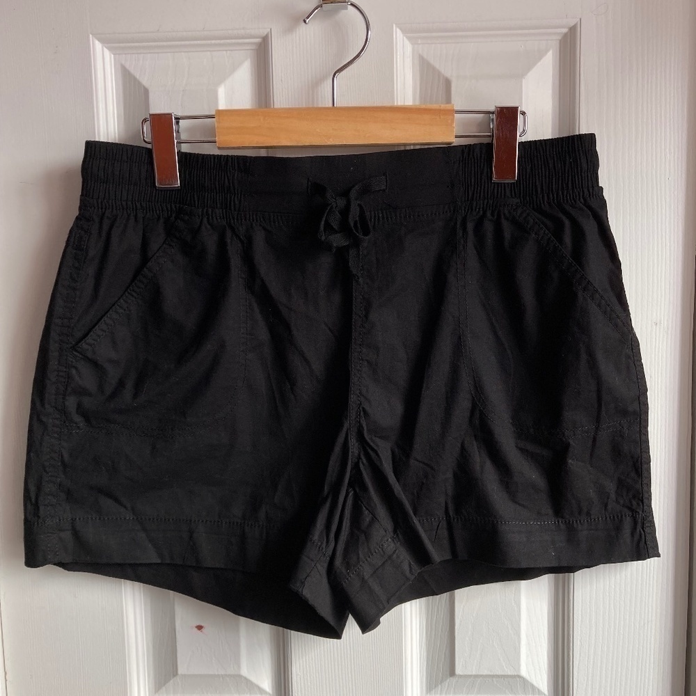 GEORGE BLACK PULL ON SHORTS SIZE Medium